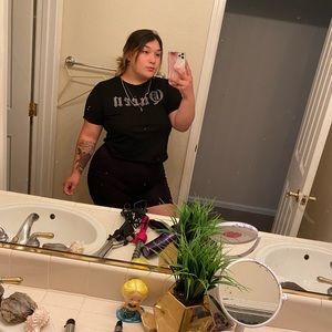 Meet your Posher, Alicia